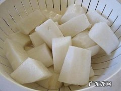白萝卜切开后能放几天,白萝卜切好可以放到第二天