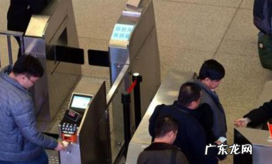 高铁多久可以提前进站,乘坐高铁动车需要提前多久进站候车