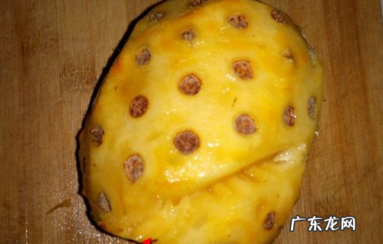 凤梨怎么剥着吃,菠萝怎么削皮最简单