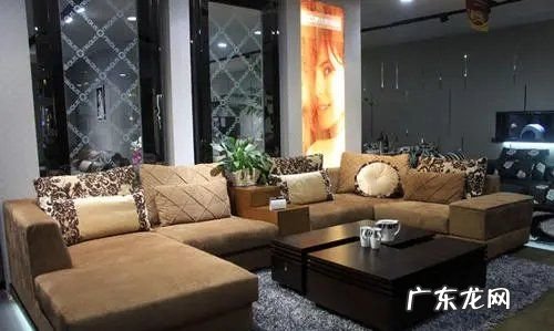 网上的沙发能买,网购布艺沙发好还是到实体店买好