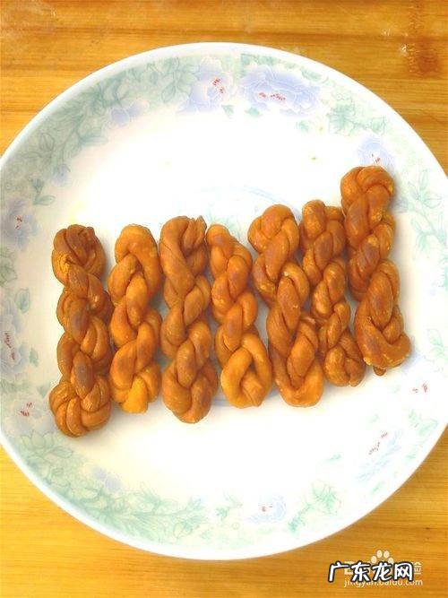 麻花为什么一炸就散,炸麻花的面揉不到一起