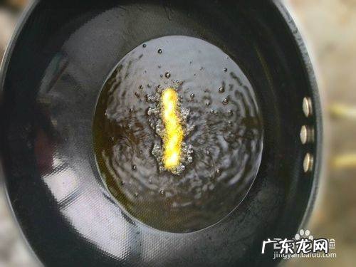 麻花为什么一炸就散,炸麻花的面揉不到一起