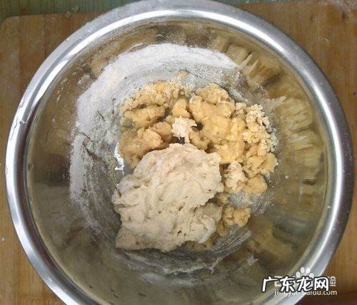 麻花为什么一炸就散,炸麻花的面揉不到一起