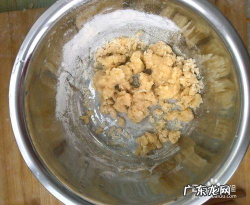 麻花为什么一炸就散,炸麻花的面揉不到一起