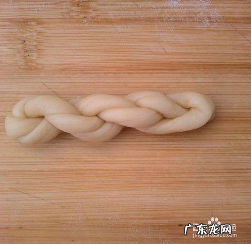 麻花为什么一炸就散,炸麻花的面揉不到一起