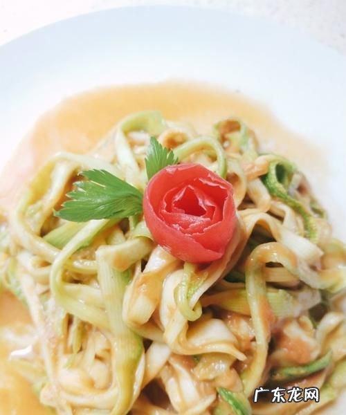 西葫芦面条家常做法,西葫芦糊塌子的家常做法