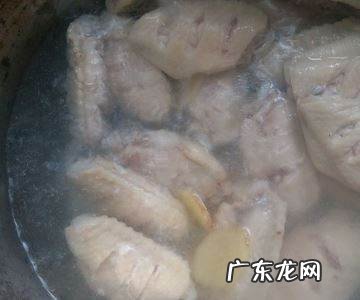 可乐和蒜头能一起煮吗,大蒜和碳酸饮料一起食用会食物中毒
