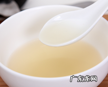衣服上的染发剂用什么才可以洗掉,染发剂弄到衣服上用什么方法去掉