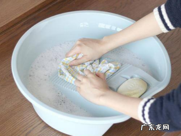 衣服染了颜色怎么去掉,衣服染色了如何去除掉