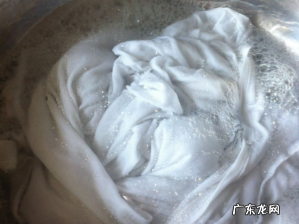 衣服染了颜色怎么去掉,衣服染色了如何去除掉