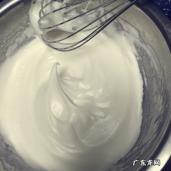 可以用冰糖代替白砂糖,冰糖粉可以代替白砂糖做蛋糕