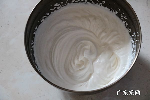 可以用冰糖代替白砂糖,冰糖粉可以代替白砂糖做蛋糕