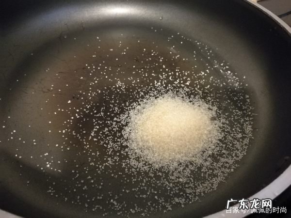 可以用冰糖代替白砂糖,冰糖粉可以代替白砂糖做蛋糕