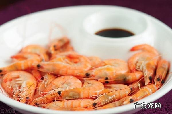 煮虾用热水还是冷水多长时间,煮大虾需要多长时间