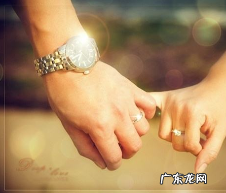 不同手指戴戒指的含义,男生0个手指戴戒指的含义