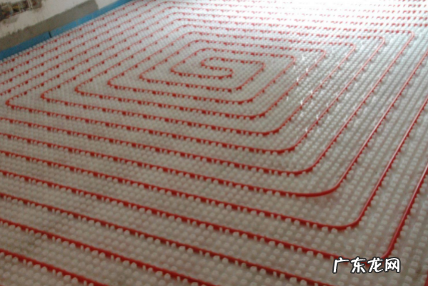 地暖用什么能源取暖,地暖是用电的好还是用天然气的好