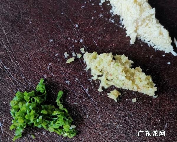大闸蟹蒸的时候放什么,蒸大闸蟹需要什么配料好吃