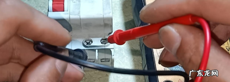 电笔如何分别地线零线,电笔怎么确认零线和地线