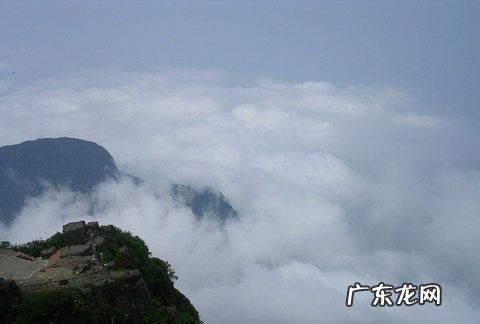 峨眉山是丹霞地貌,四川乐山和峨眉山哪个好玩