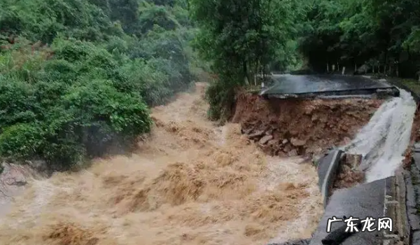 山洪爆发还是山洪暴发哪个对,山洪暴发还是山洪爆发