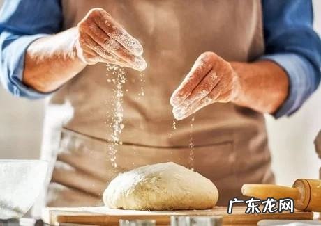 为什么和的面粉特别粘,为什么面团总是特别粘手