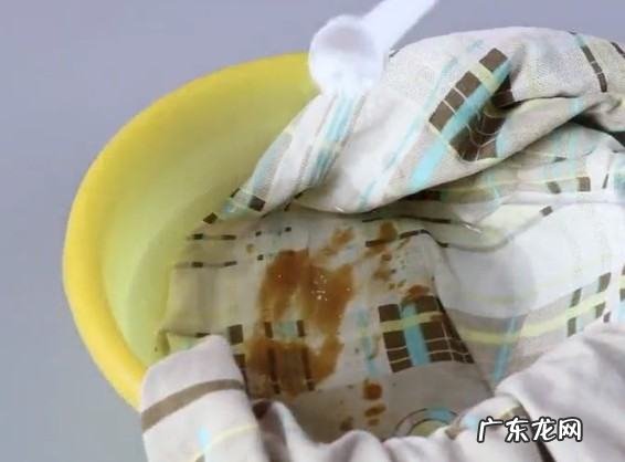 床单上有辣条油怎么洗,辣椒油滴到床单上怎么办