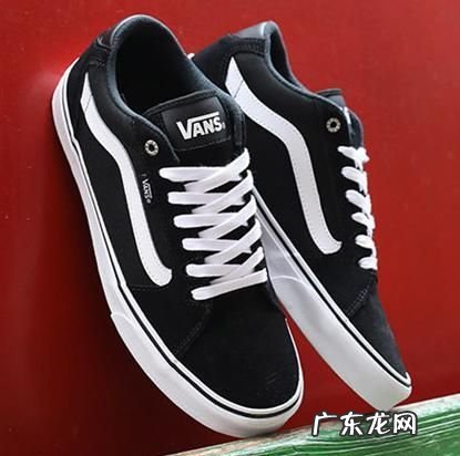 网络vans什么意思,万斯跟范斯有什么区别