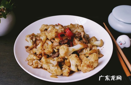 菜花能配什么菜一块炒,哪些食材可以和花菜一起搭配做菜
