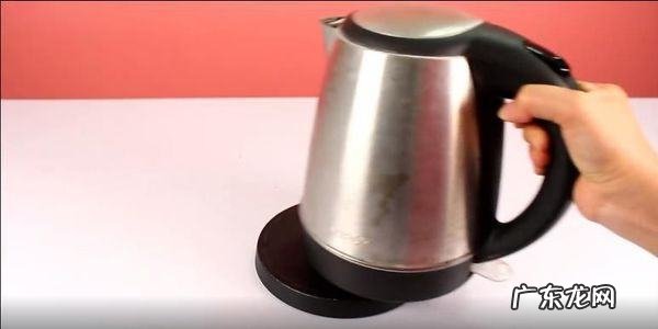 牛奶粘锅怎么洗掉,煮牛奶糊锅底烧焦怎么清洗