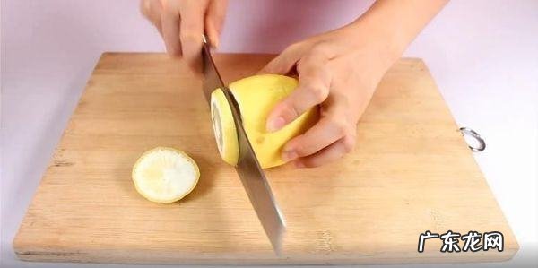 牛奶粘锅怎么洗掉,煮牛奶糊锅底烧焦怎么清洗