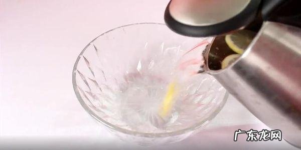 牛奶粘锅怎么洗掉,煮牛奶糊锅底烧焦怎么清洗