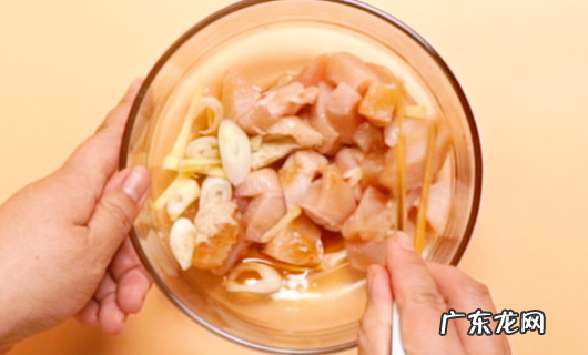 面包糠可以炸什么东西吃,面包糠可以做什么美食