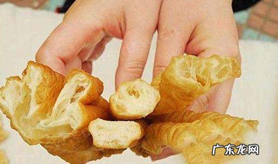 可以用奶粉和面炸油条,怎样炸油饼又软又蓬松教程