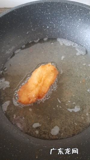可以用奶粉和面炸油条,怎样炸油饼又软又蓬松教程