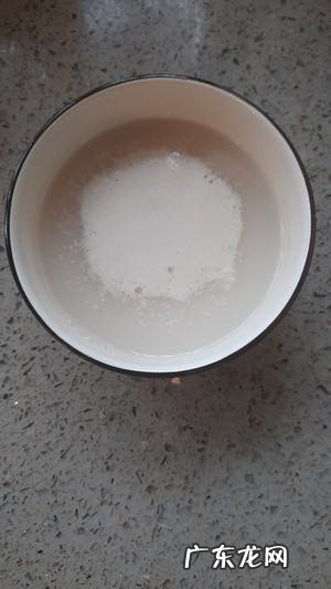 可以用奶粉和面炸油条,怎样炸油饼又软又蓬松教程