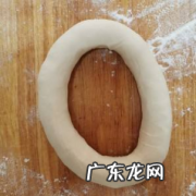 面团怎么搓长,面点搓条的操作方法如何实施