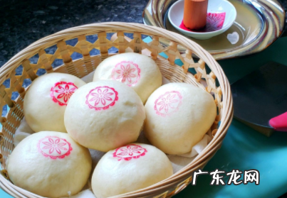 面团怎么搓长,面点搓条的操作方法如何实施