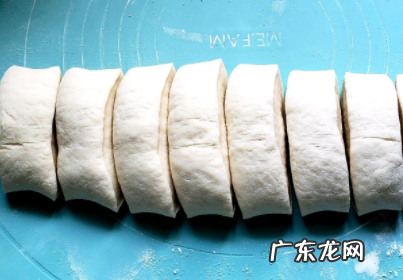 面团怎么搓长,面点搓条的操作方法如何实施