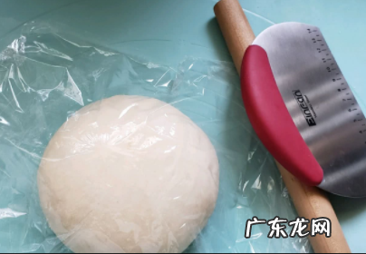 面团怎么搓长,面点搓条的操作方法如何实施