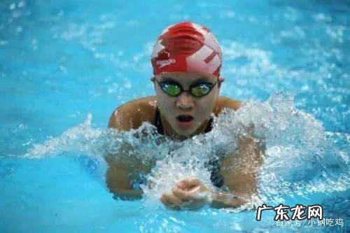 蛙泳腿部技术动作分为几个部分,蛙泳腿部动作四步分解