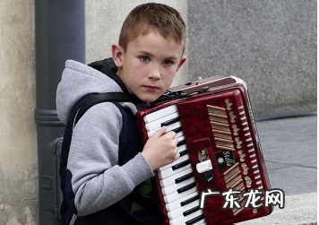 旭字取名男孩名字的寓意,哲字取名男孩名字寓意