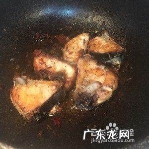 鳇鱼炖土豆的做法,鲟鳇鱼炖土豆的做法家常