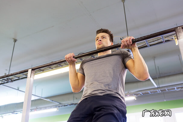 怎么练单臂引体向上,练单臂引体向上要多久