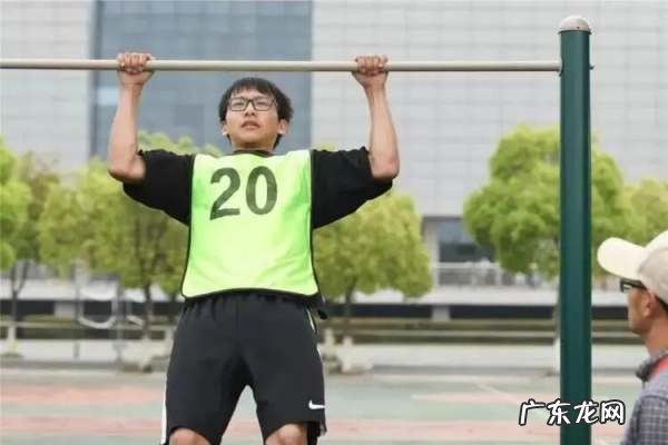 怎么练单臂引体向上,练单臂引体向上要多久