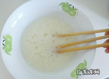 蛋清用筷子如何打发,用筷子怎么打发蛋清要多久