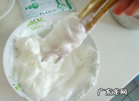 蛋清用筷子如何打发,用筷子怎么打发蛋清要多久