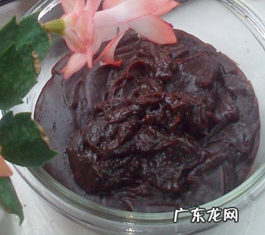 东北沾菜吃的是什么酱,东北人吃的大葱蘸酱是什么酱超市有卖