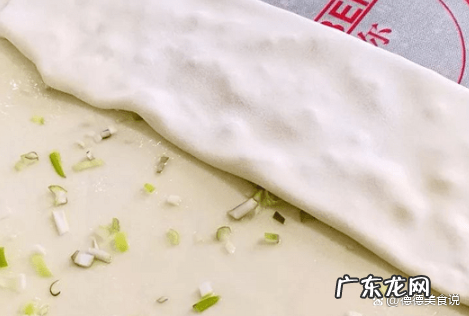 葱油饼怎么卷出层次,葱油饼怎么做好吃又简单的做法