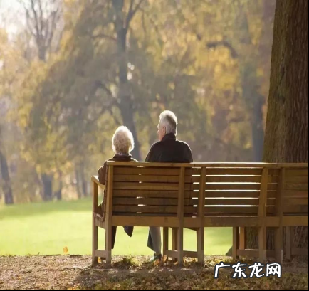 情侣牵手的语录,牵手照片发朋友圈配什么文字好