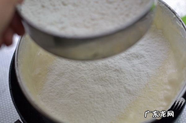 做蛋糕要发面,烤箱做蛋糕用加酵母